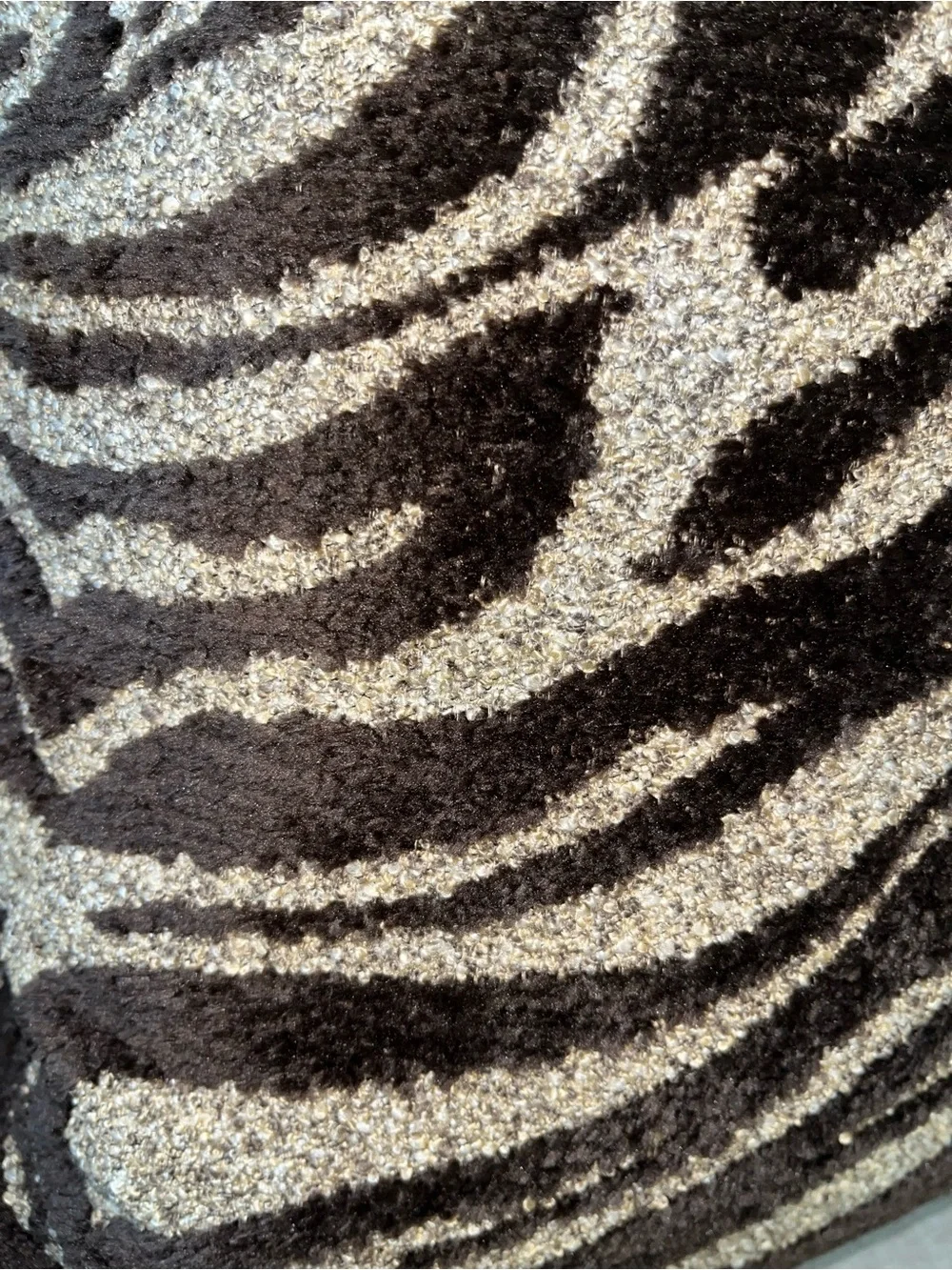 1-NWT P/Kaufmann luxe Brown Ivory Zebra design decorative pillow